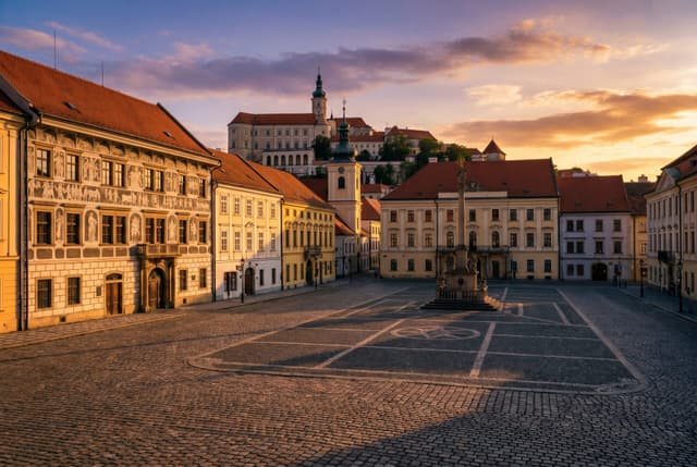 Mikulov v podvečer, romantické párové focení v centru jižní Moravy, zámek a Svatý kopeček, Marcela Kramářová