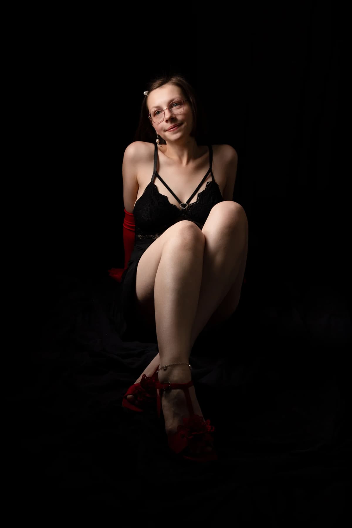 Boudoir focení Katky, jemný moment v ateliéru u Brna