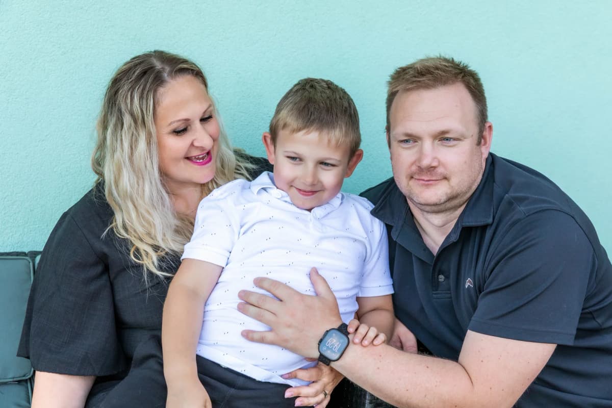 Rodinné focení na zahradní terase v Čechyni, podvečerní pohoda